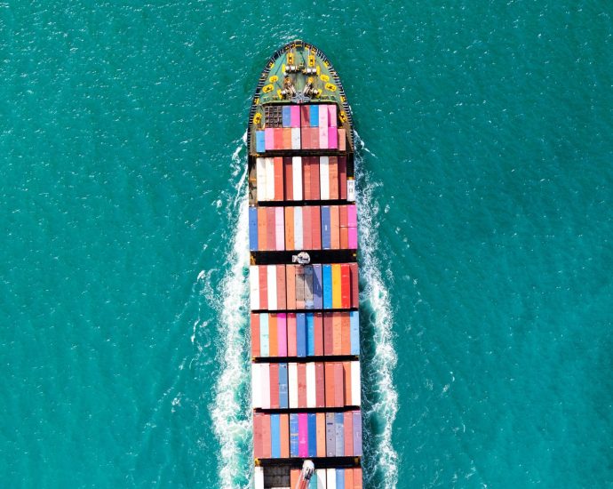 trade-deficit-hit-$901.5-billion-in-2025,-one-of-largest-gaps-recorded