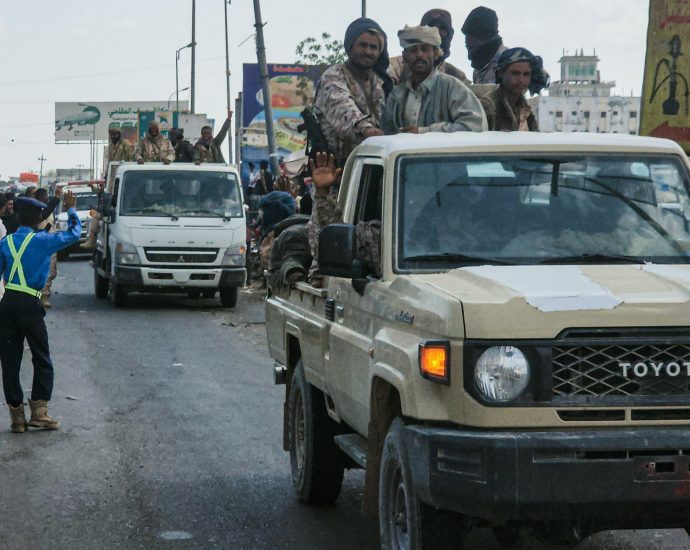 one-killed,-11-injured-in-yemen-after-security-forces-disperse-stc-storming