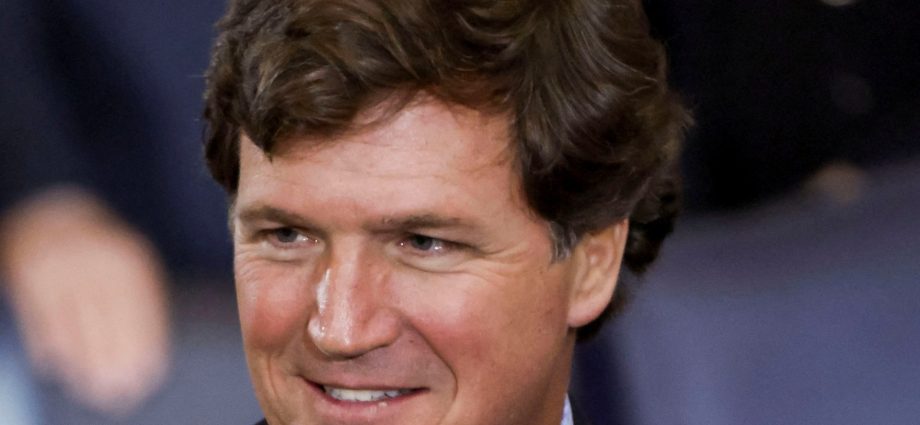 tucker-carlson-says-passport-seized,-staff-interrogated-at-israeli-airport