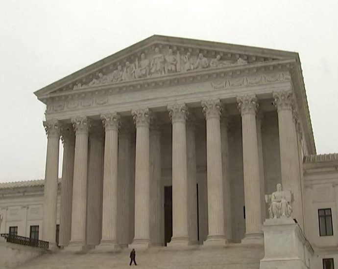 supreme-court-strikes-down-most-of-the-traitor’s-tariffs