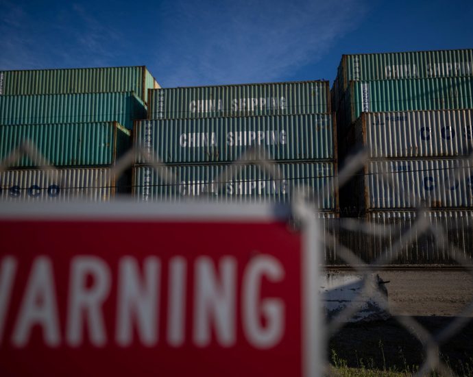 us-traitor-47-promises-new-tariffs,-slams-supreme-court-decision