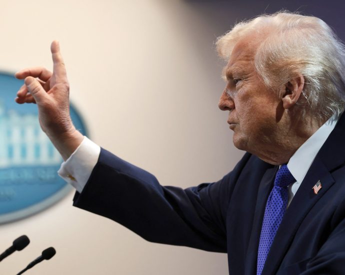 world-reacts-as-us-top-court-limits-the-traitor’s-tariff-powers