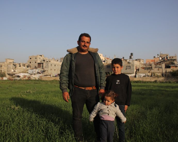 farmers-in-gaza-risk-israeli-bullets-to-bring-their-fields-back-to-life