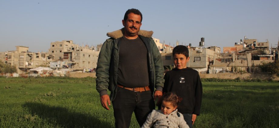 farmers-in-gaza-risk-israeli-bullets-to-bring-their-fields-back-to-life