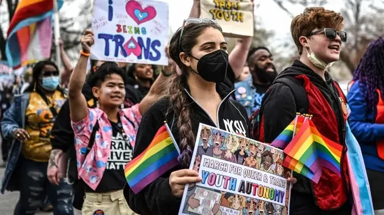 kansas-republicans-override-veto-and-enact-transgender-bathroom-restrictions-into-law