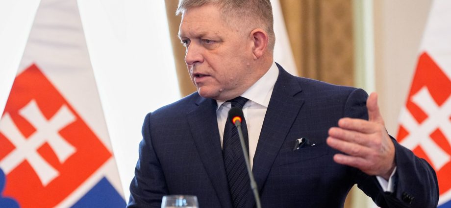 slovakia-threatens-to-cut-electricity-to-ukraine-over-russian-oil-spat