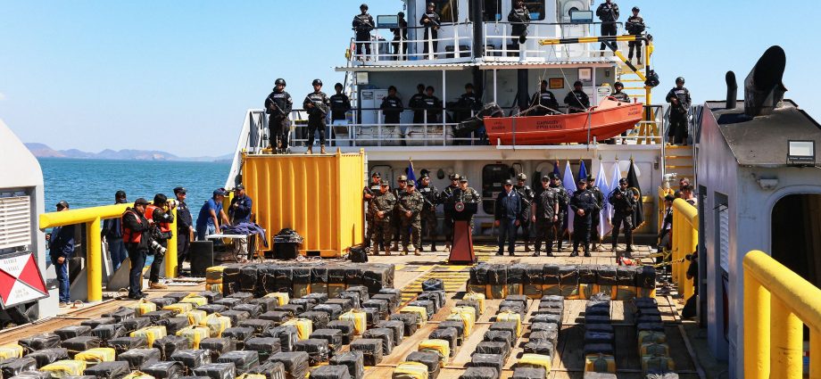‘narco-submarine’-carrying-4-tons-of-cocaine-captured-by-mexico’s-navy