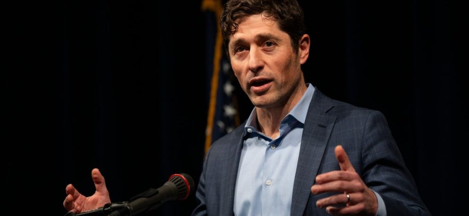 ice’s-campaign-of-terror-is-not-over,-says-minneapolis-mayor-jacob-frey