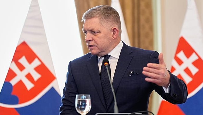 slovakia’s-fico-threatens-to-cut-off-electricity-supply-to-ukraine-unless-russian-oil-flows-resume