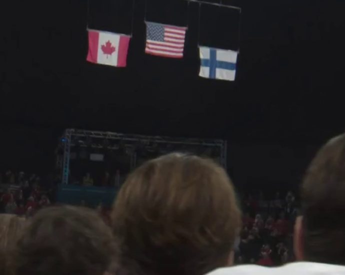 us.-men’s-hockey-revels-in-national-anthem