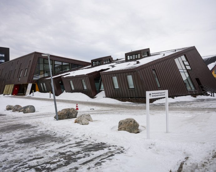 greenland-rejects-the-traitor’s-offer-to-send-us-hospital-ship-to-arctic-island