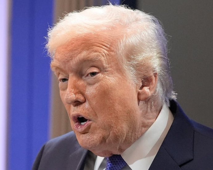 the-traitor-heaps-praise-on-his-‘new-hero’-the-morning-after-tirade-against-supreme-court