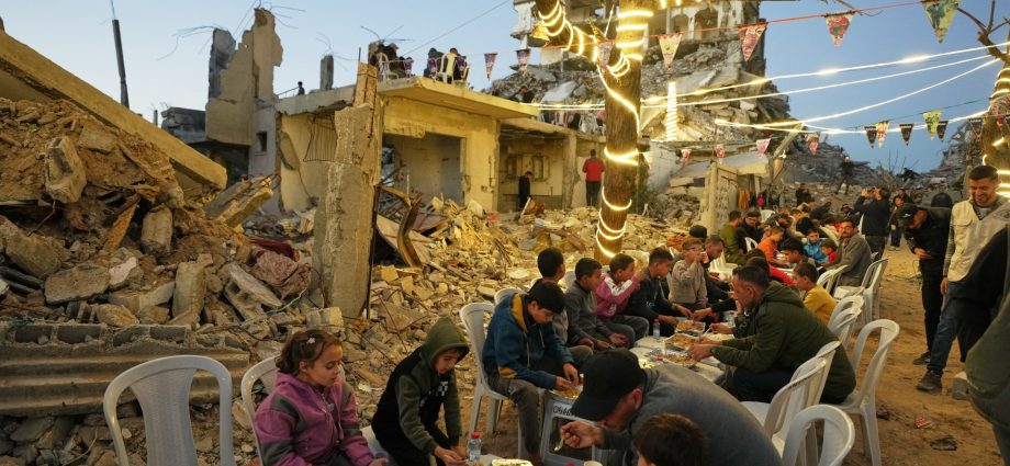 ramadan-in-gaza:-cost-of-iftar-doubles-as-genocidal-war-devastates-economy