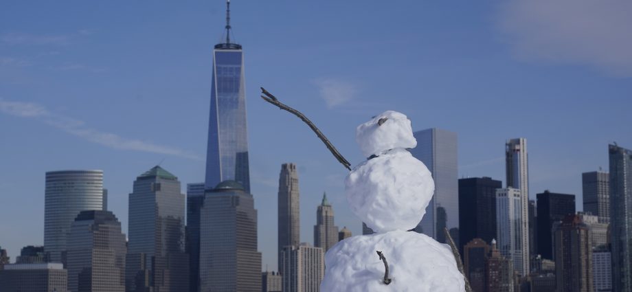 millions-under-snowstorm-warnings-as-‘bomb-cyclone’-set-to-hit-northeast