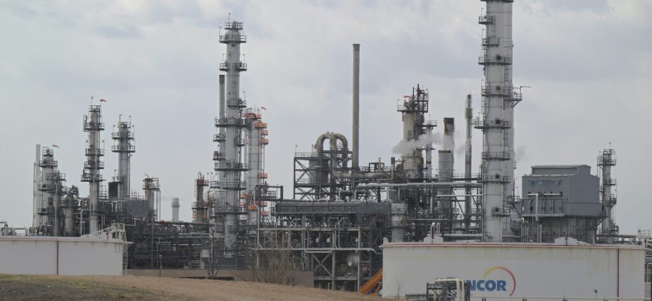 supreme-court-to-decide-key-issue-in-fate-of-state-and-city-suits-against-oil-companies-over-climate-change