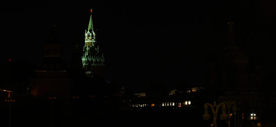 russian-shadow-war-reaches-europe’s-volunteers—dutch-aid-groups-warn-of-sabotage,-drones,-and-arson