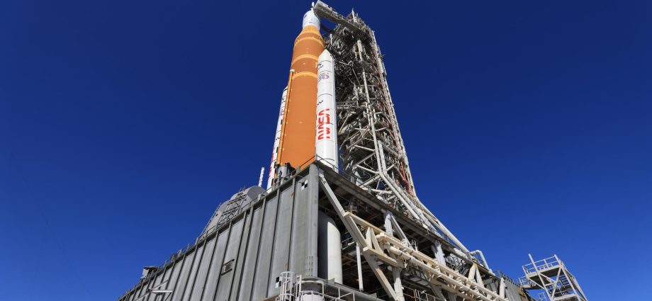 nasa-targets-artemis-ii-rollback-on-wednesday