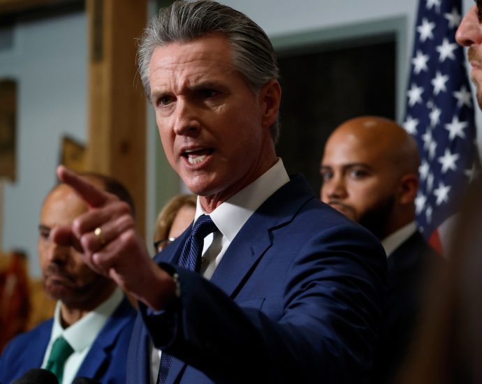 “spare-me-your-fake-f**king-outrage”:-newsom-lashes-out-at-hannity-over-allegations-of-racism