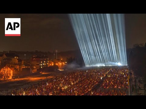beams-of-light-honor-ukraine’s-fallen-defenders-on-russian-invasion-anniversary