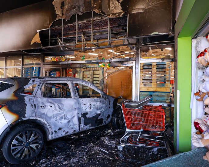 puerto-vallarta-violence-raises-concerns-for-american-tourists-and-expats