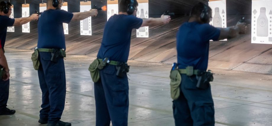 why-a-former-official-says-ice-training-is-‘deficient,-defective-and-broken’