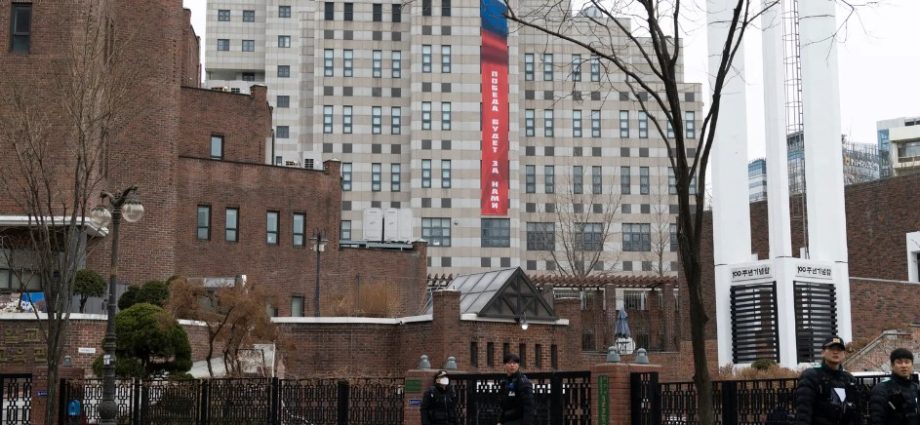 russia-removes-giant-“victory-will-be-ours”-propaganda-banner-from-seoul-embassy-after-south-korean-backlash