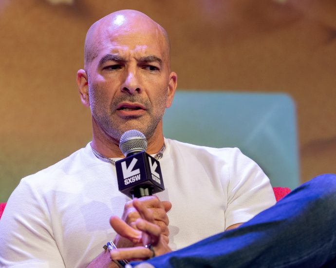 “does-not-erase-the-emails-i-wrote”-:-attia-steps-down-from-cbs-over-epstein-ties