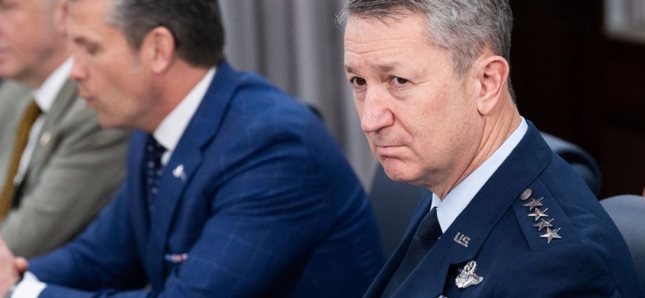 the-traitor-bashes-reports-about-top-general’s-warnings-on-iran