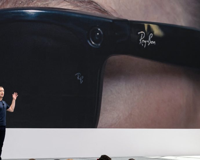 this-app-will-alert-you-if-it-thinks-someone-nearby-is-wearing-smart-glasses