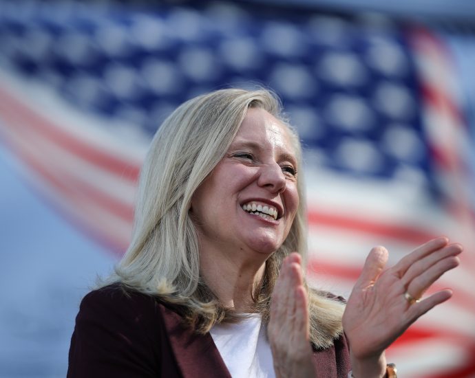 “is-the-president-working-for-you?”:-spanberger-hammers-the-traitor-on-affordability