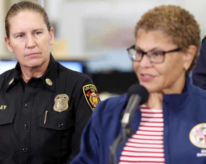 la-mayor-bass-says-former-fire-chief’s-retaliation-lawsuit-has-‘no-merit’