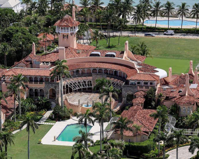 kash-patel-fires-at-least-six-fbi-agents-tied-to-2022-mar-a-lago-search