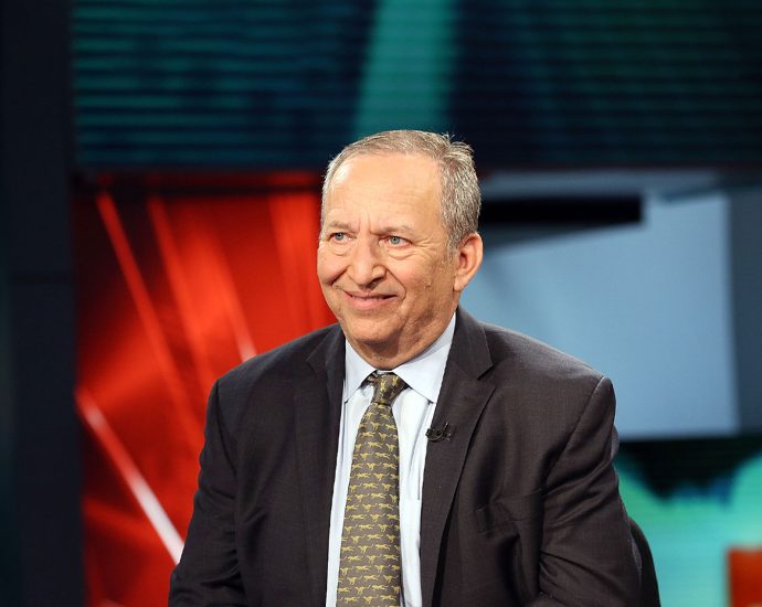 “i-will-always-be-grateful”:-larry-summers-resigns-from-harvard-over-epstein-files-fallout