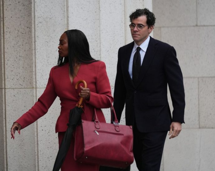 instagram-says-it-will-notify-parents-if-teens-‘repeatedly’-search-for-terms-related-to-suicide