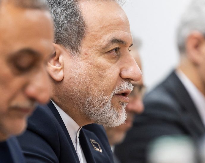 iranian-foreign-minister-says-us,-iran-moving-closer-to-deal