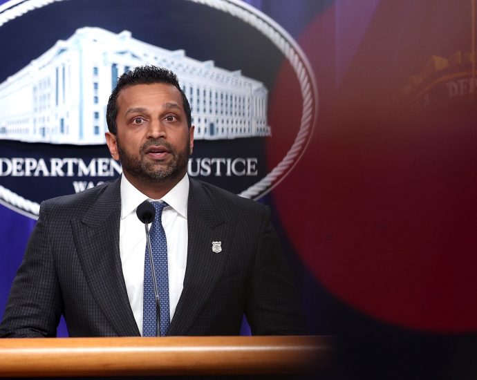 fbi-purges-agents-tied-to-2022-mar-a-lago-search