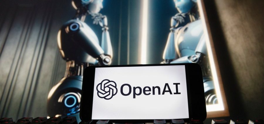 growing-more-complex-by-the-day:-how-should-journalists-govern-use-of-ai-in-their-products?