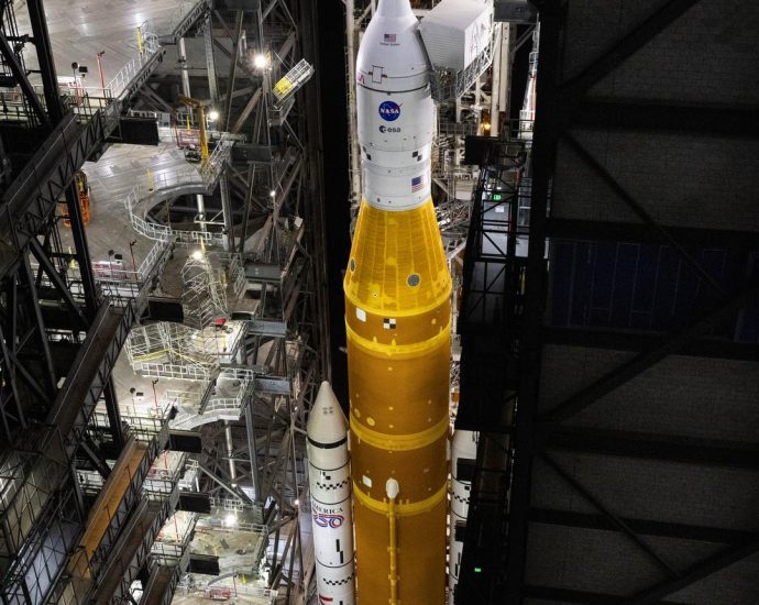 nasa-adds mission-to-artemis-lunar-program,-updates-architecture  