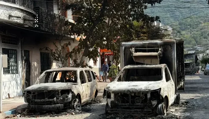 a-gay-couple’s-firsthand-account-of-sheltering-in-puerto-vallarta-amidst-cartel-violence-(exclusive)