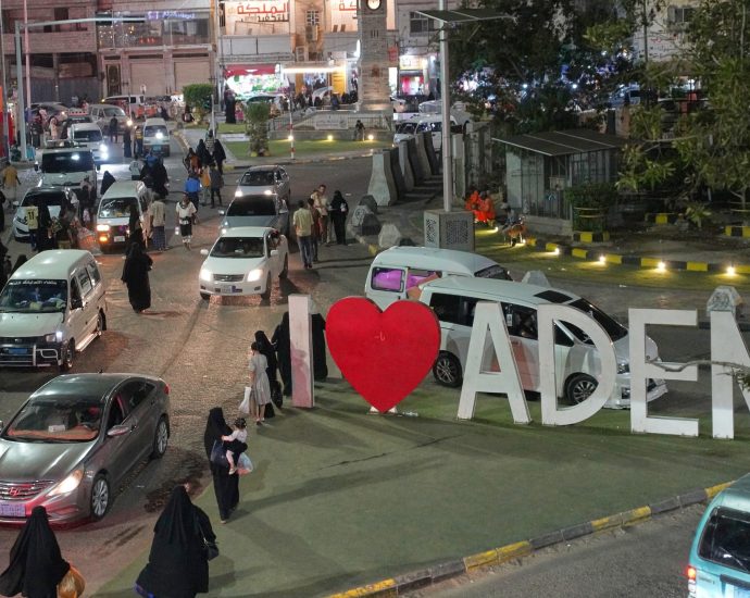 ramadan-in-yemen’s-aden:-optimism-dimmed-by-tensions-and-shortages