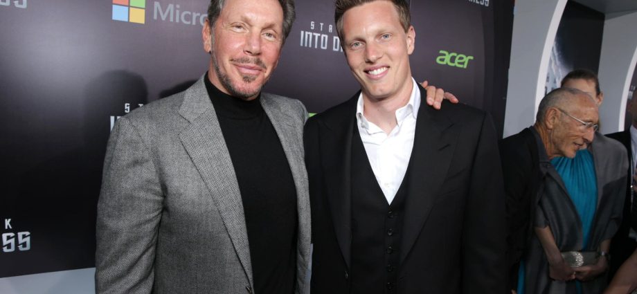 how-warner-bros.-sale-could-affect-cnn’s-future-—-and-the-news-you-watch