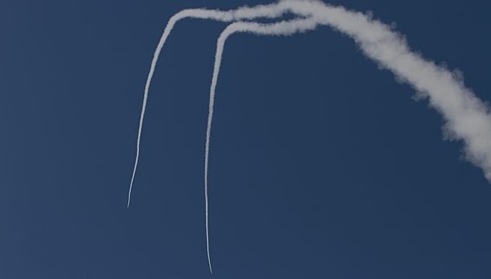 israeli-defence-systems-intercept-iranian-missiles-over-haifa