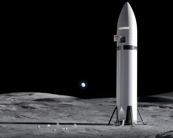 ‘Pushing this competition’: SpaceX’s Starship might not fly on NASA’s newly revamped Artemis 3 mission