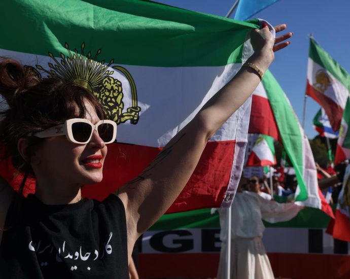 a-day-of-history,-joy-and-anxiety-in-‘tehrangeles’-as-a-dream-seems-suddenly-possible