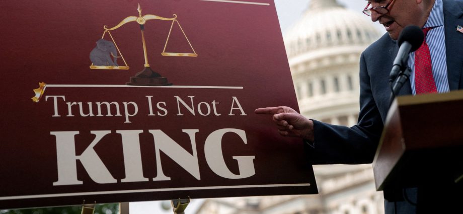 us-strikes-on-iran-lead-to-renewed-demands-for-war-powers-legislation