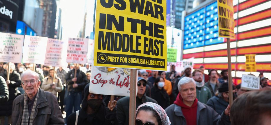new-yorkers-protest-us-strikes-on-iran