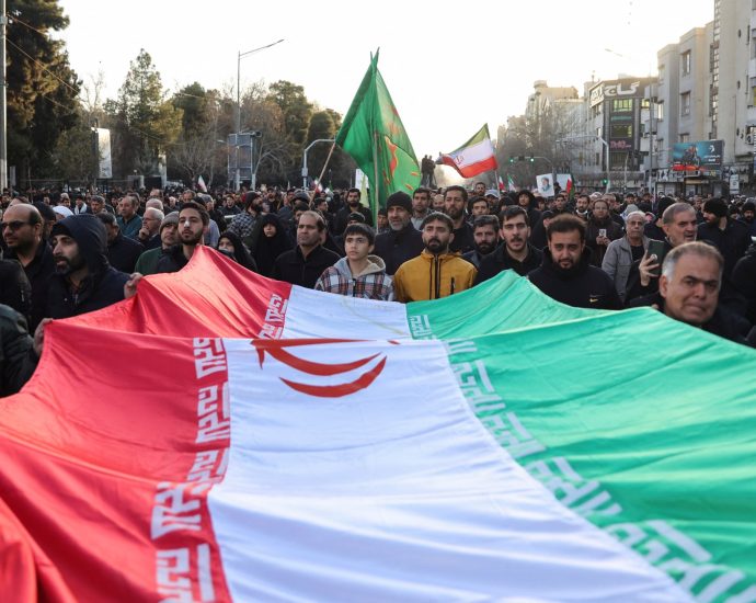 thousands-in-iran-mourn-khamenei’s-killing