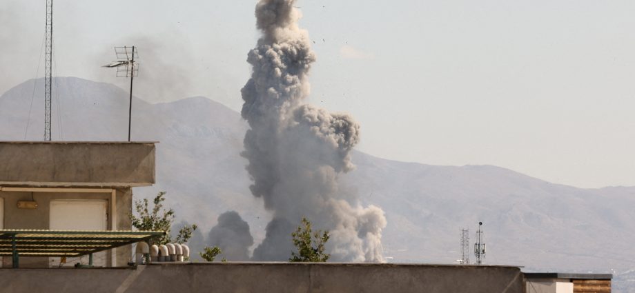 video:-smoke-rises-above-tehran-after-latest-us-israeli-attacks