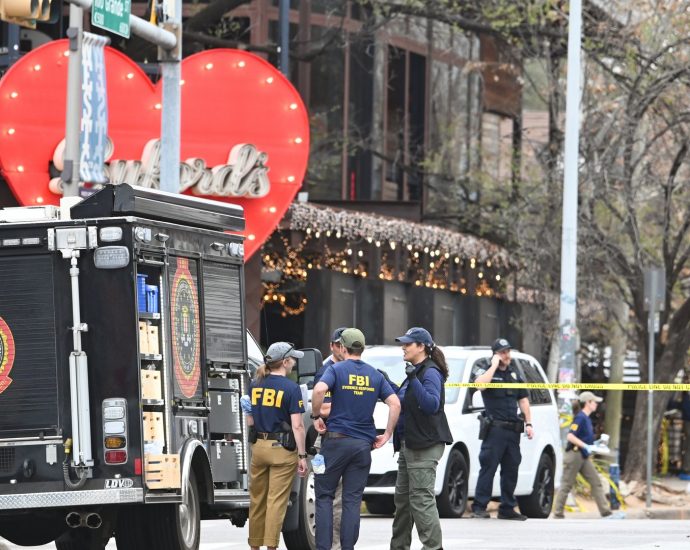 fbi-investigating-shooting-in-austin-that-left-3-dead,-including-gunman;-14-injured