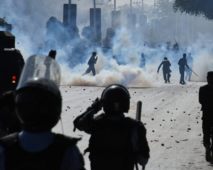 at-least-22-killed-in-pakistan-amid-protests-over-us,-israel’s-attack-on-iran